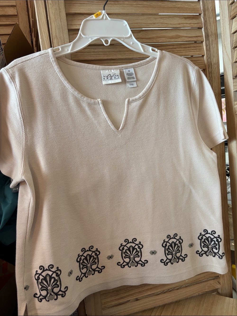 Villager Sport Cream Short-Sleeve Tee with Detailing Medium